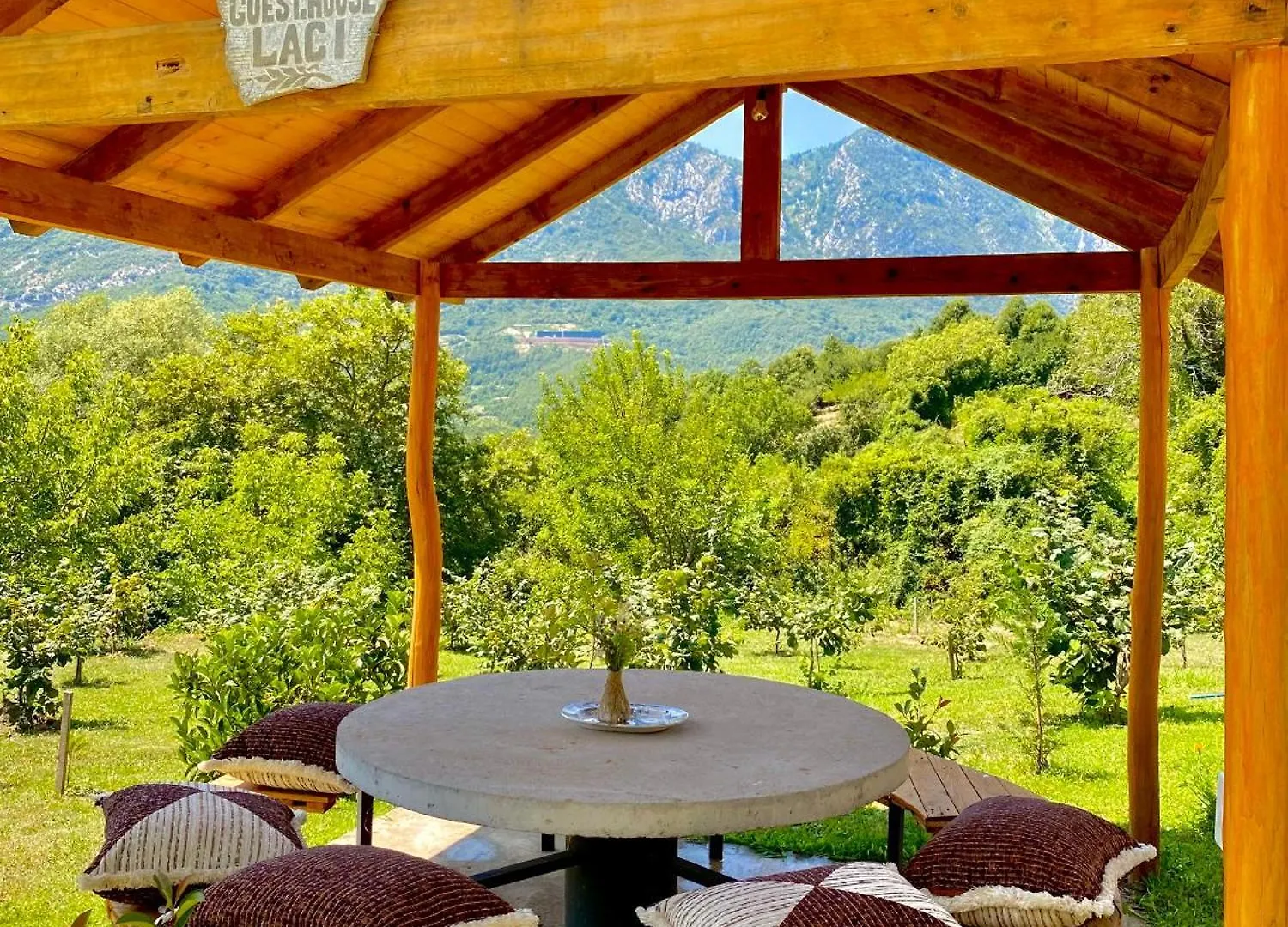 Guest House Laci Tirana